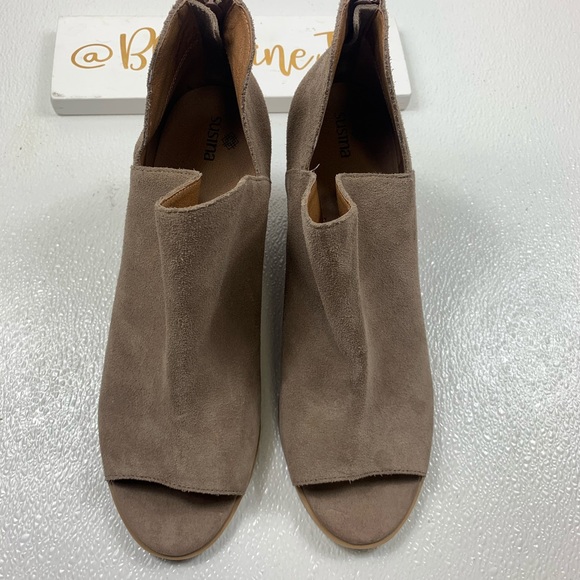 Suede Split Side Open Toe Booties NWOT - Picture 3 of 7